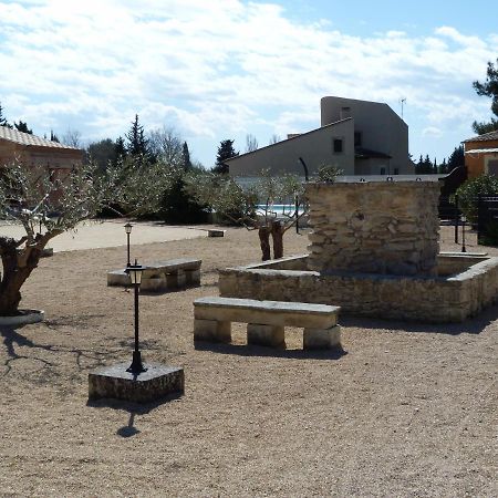 Appart Cosy Avec Son Exterieur Chaleureux,Piscine Et Parking Prive Fontvieille Εξωτερικό φωτογραφία