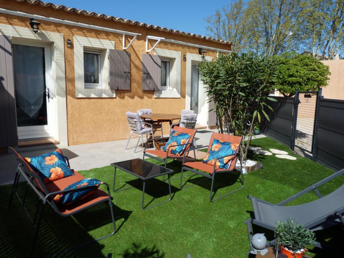 Appart Cosy Avec Son Exterieur Chaleureux,Piscine Et Parking Prive Fontvieille Εξωτερικό φωτογραφία