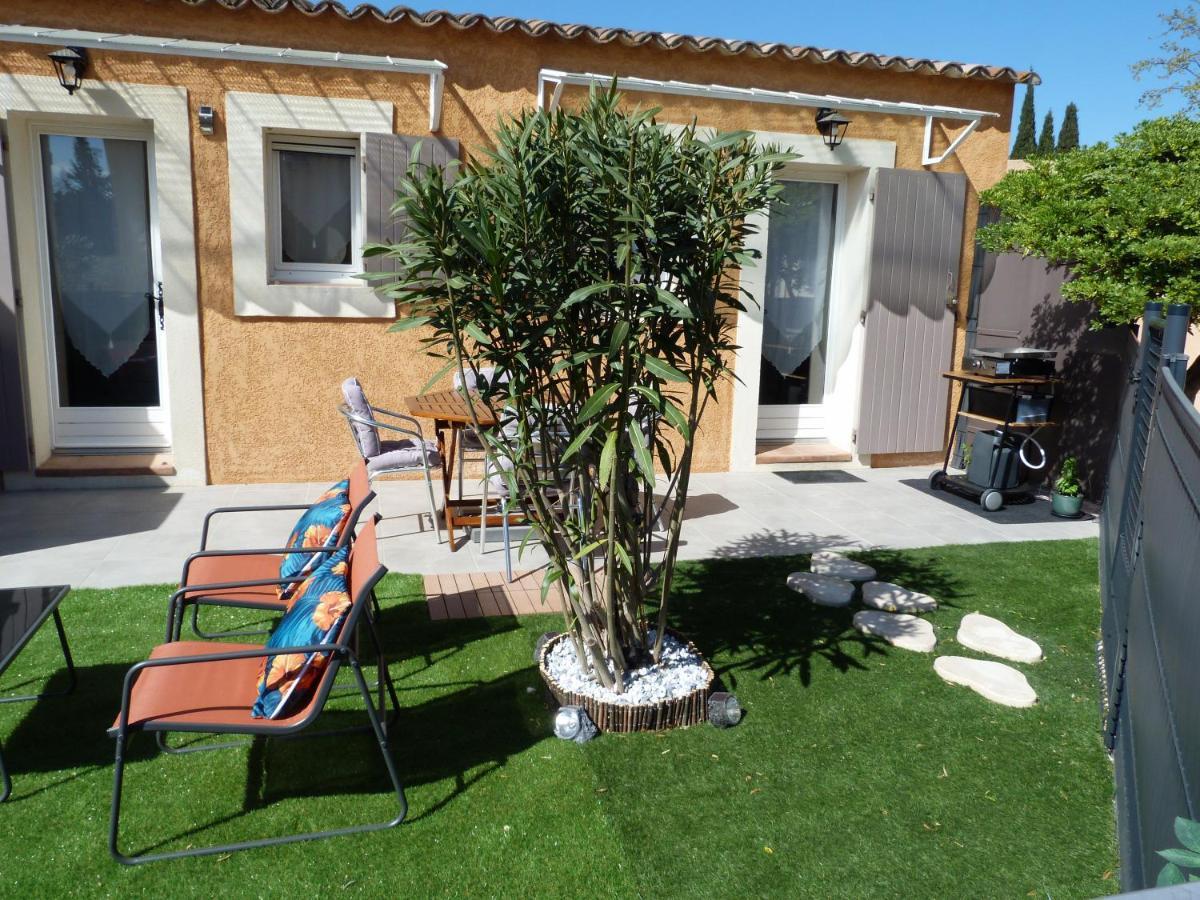 Appart Cosy Avec Son Exterieur Chaleureux,Piscine Et Parking Prive Fontvieille Εξωτερικό φωτογραφία